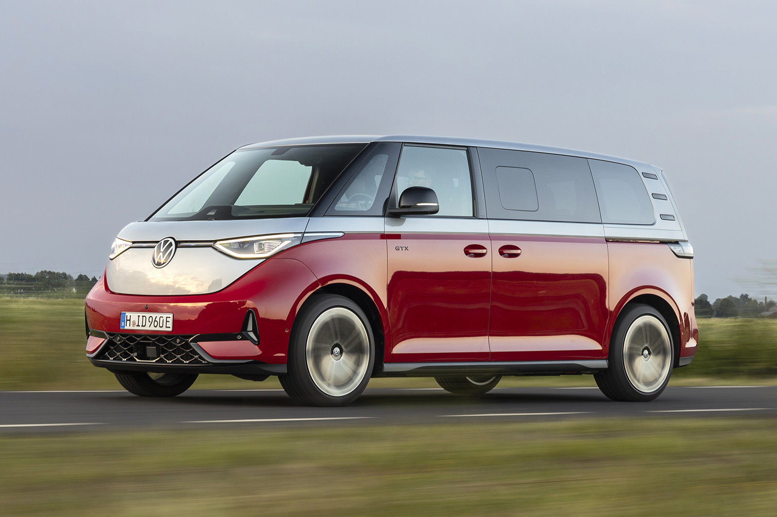 نمای جانبی فولکس واگن ID Buzz GTX