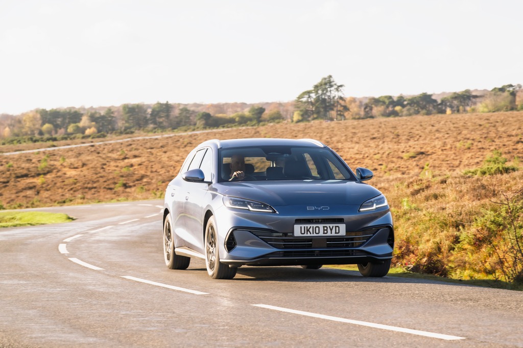 BYD Seal 6 Touring در حرکت