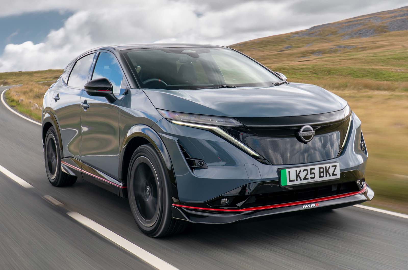 نمای جلو نیسان آریا نیسمو ۲۰۲۵