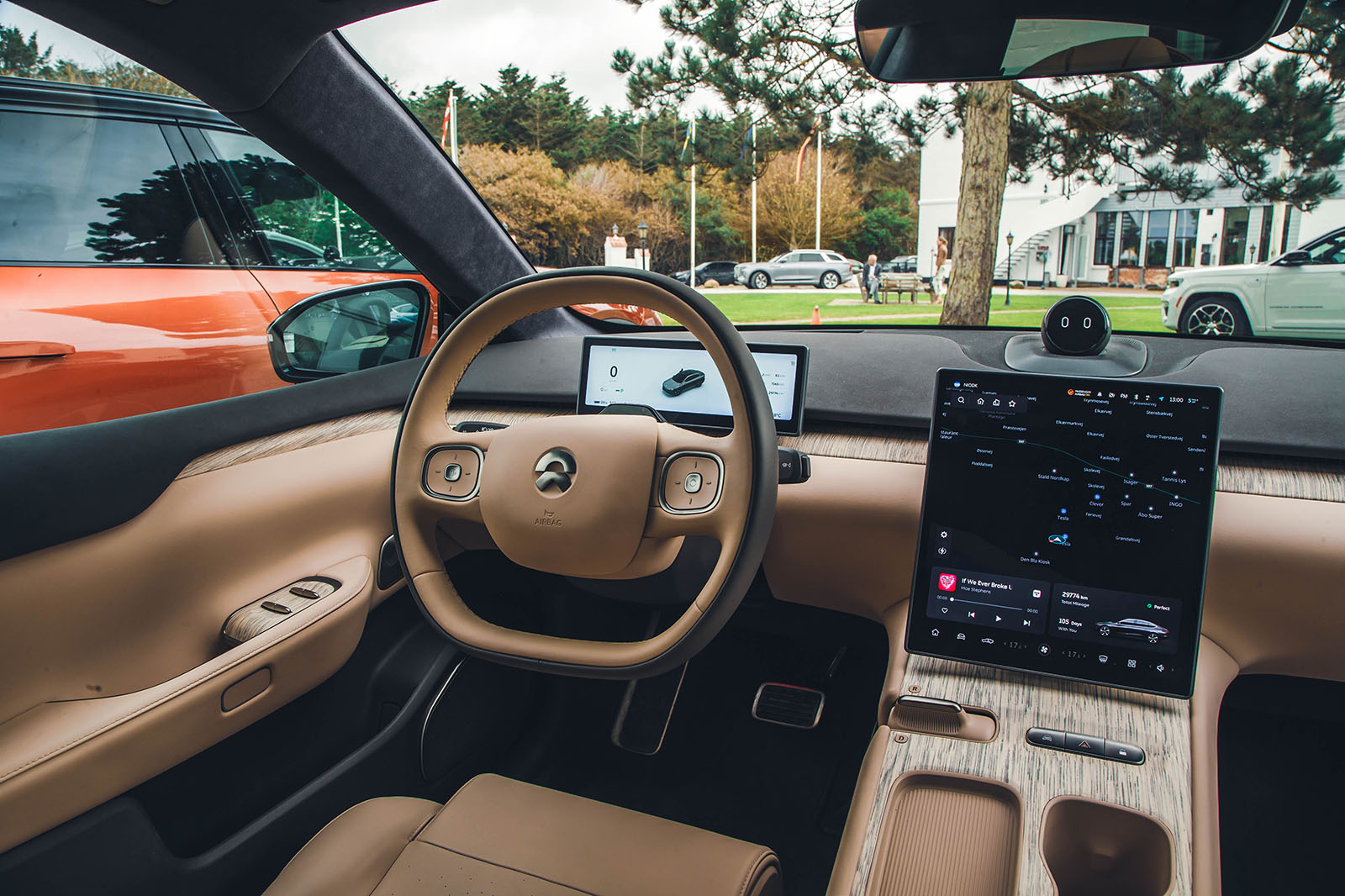 کابین لوکس نیو ET7 با نمایشگرهای متعدد