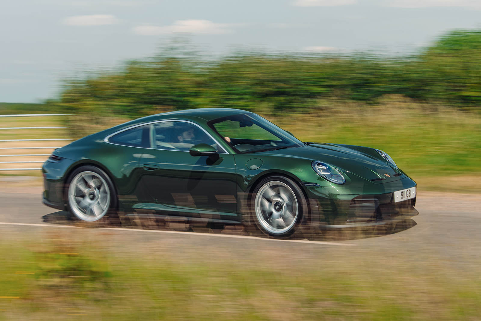 پورشه 911 جی تی 3 تورینگ در جاده