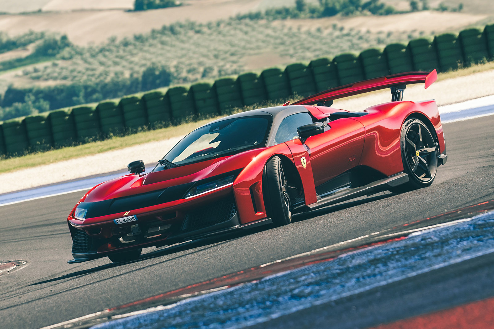 بررسی فراری اف 80 2025 تصویر شماره 1