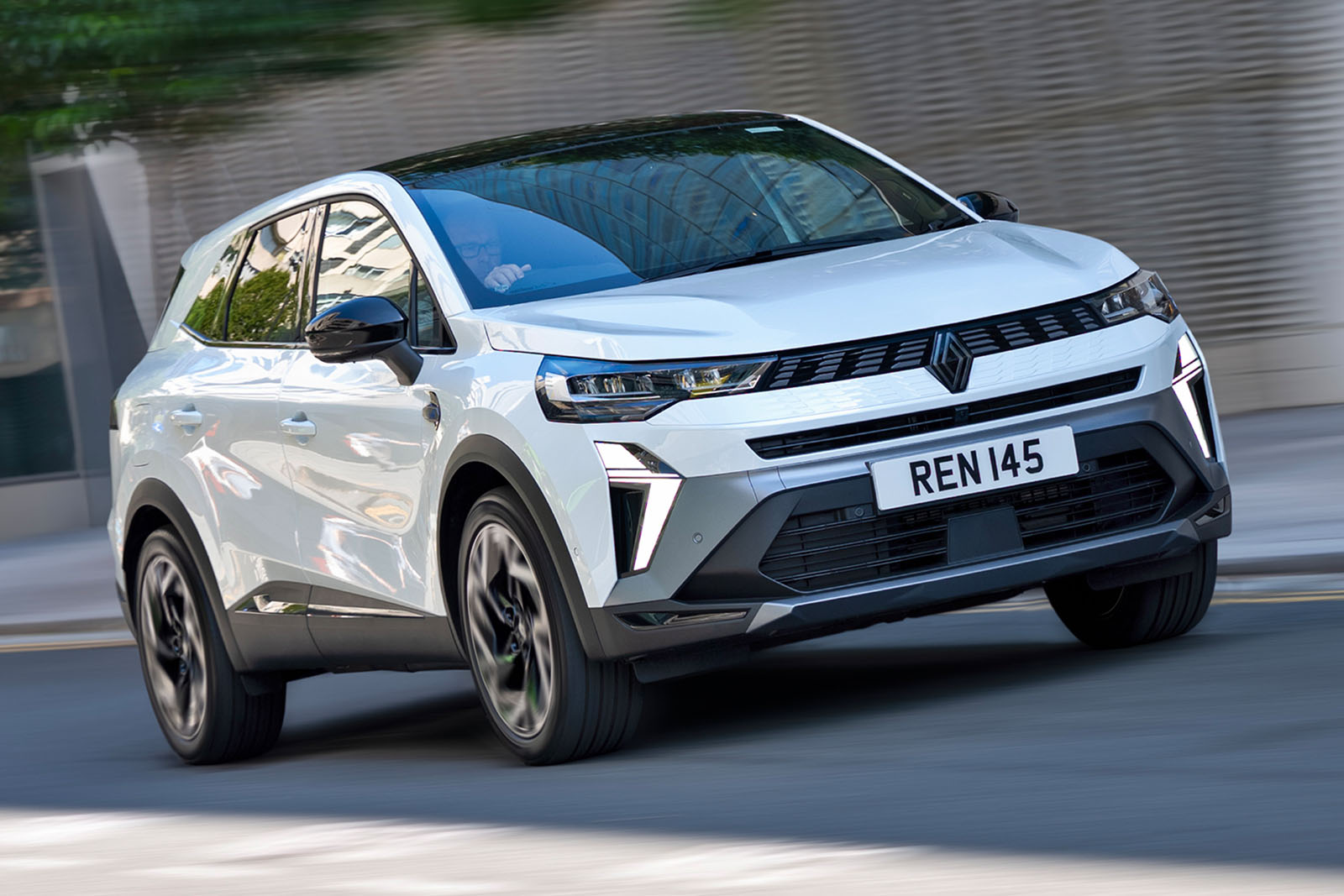 نمای سه ربع جلو رنو سیمبیوز 2025