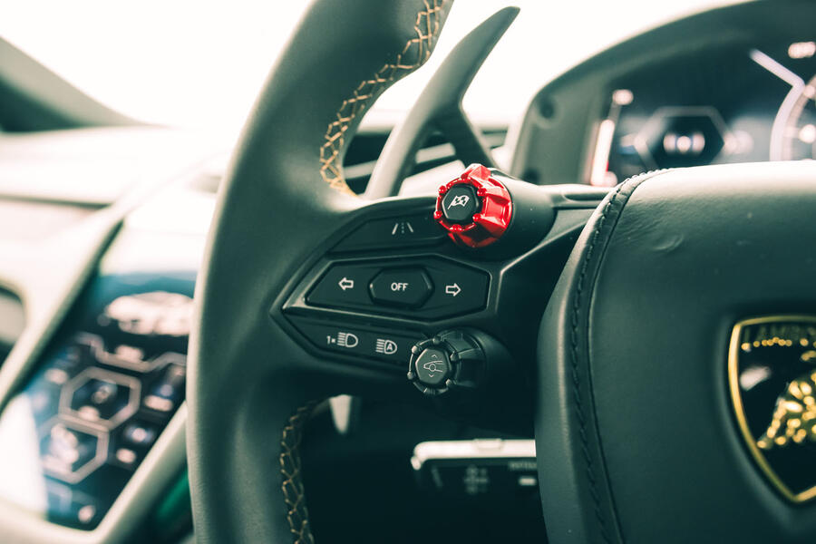 سیستم ترمز سرامیکی روولوئتو