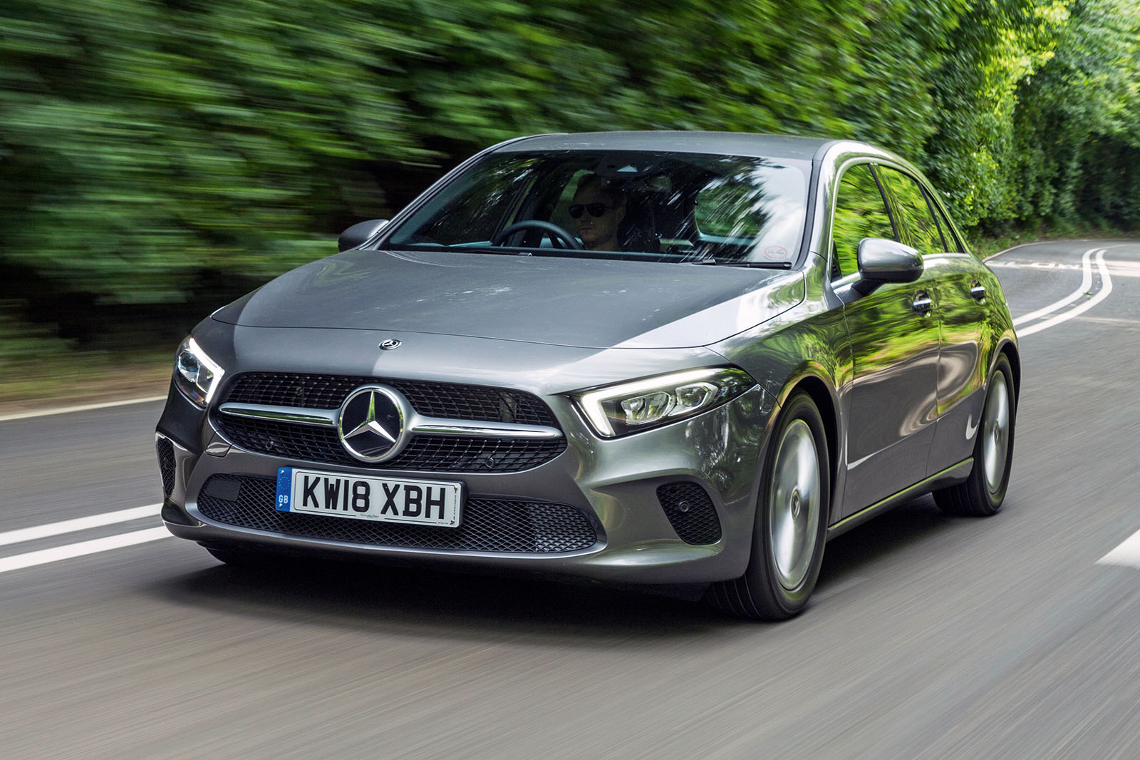 نمای جلو مرسدس بنز A کلاس ۲۰۱۸ در تست جاده‌ای