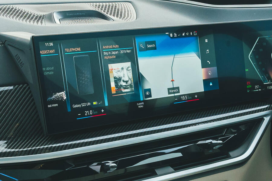 سیستم اطلاعات‌سرگرمی ب‌ام‌و X7 M60i