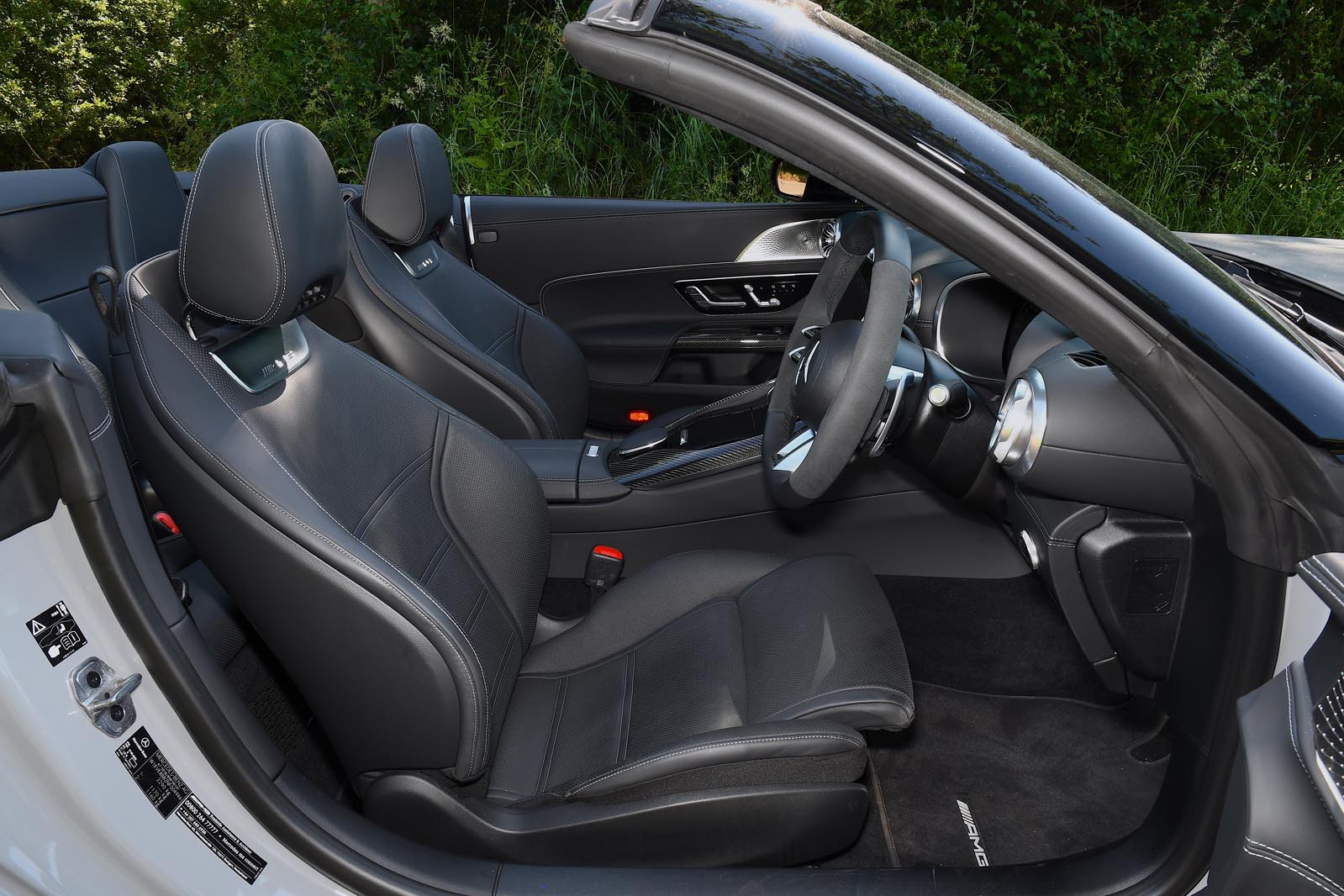 صندلی های جلوی مرسدس AMG SL63