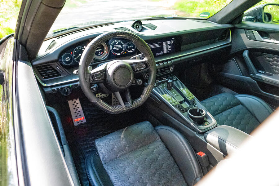 کابین داخلی لوکس و سفارشی برابوس ۹۰۰ راکت آر ۲۰۲۵