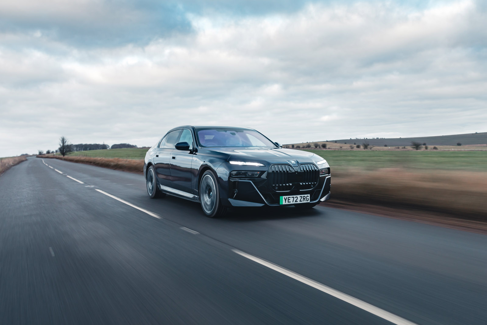 ب‌ام‌و i7 در تست عملکرد