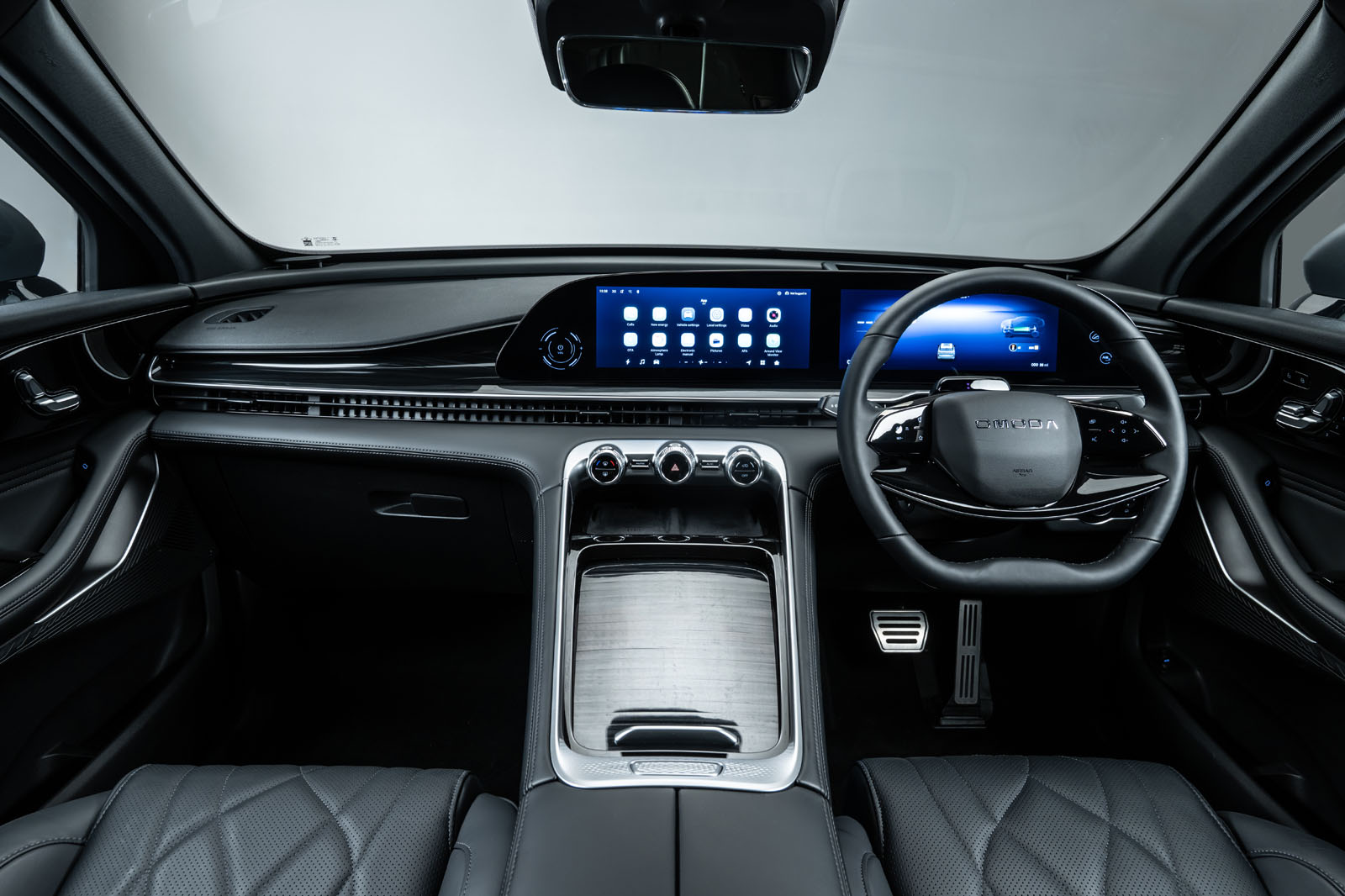 کابین و داشبورد اومودا 9