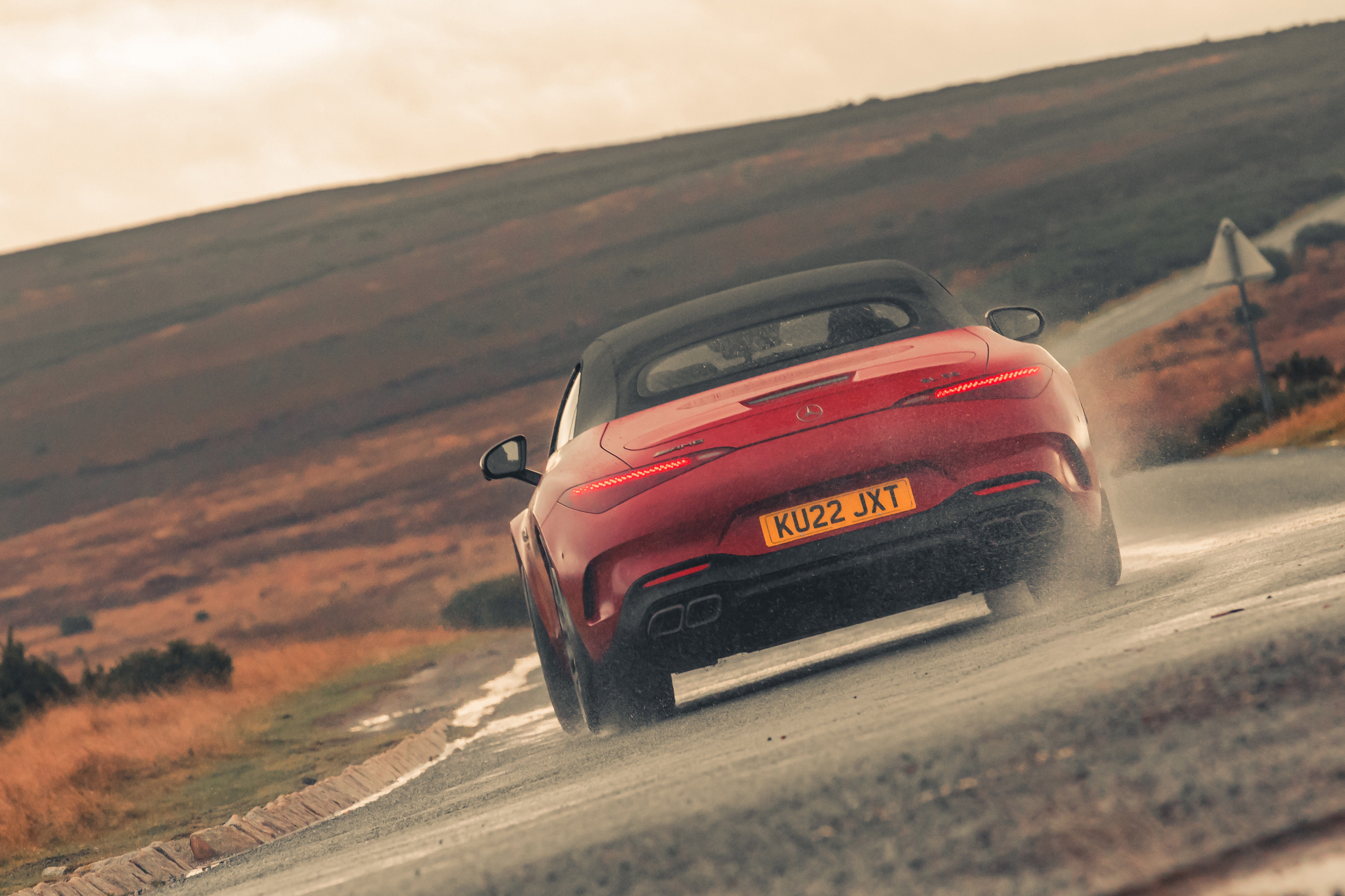 نمای گوشه عقب مرسدس AMG SL 55 ریچارد لین