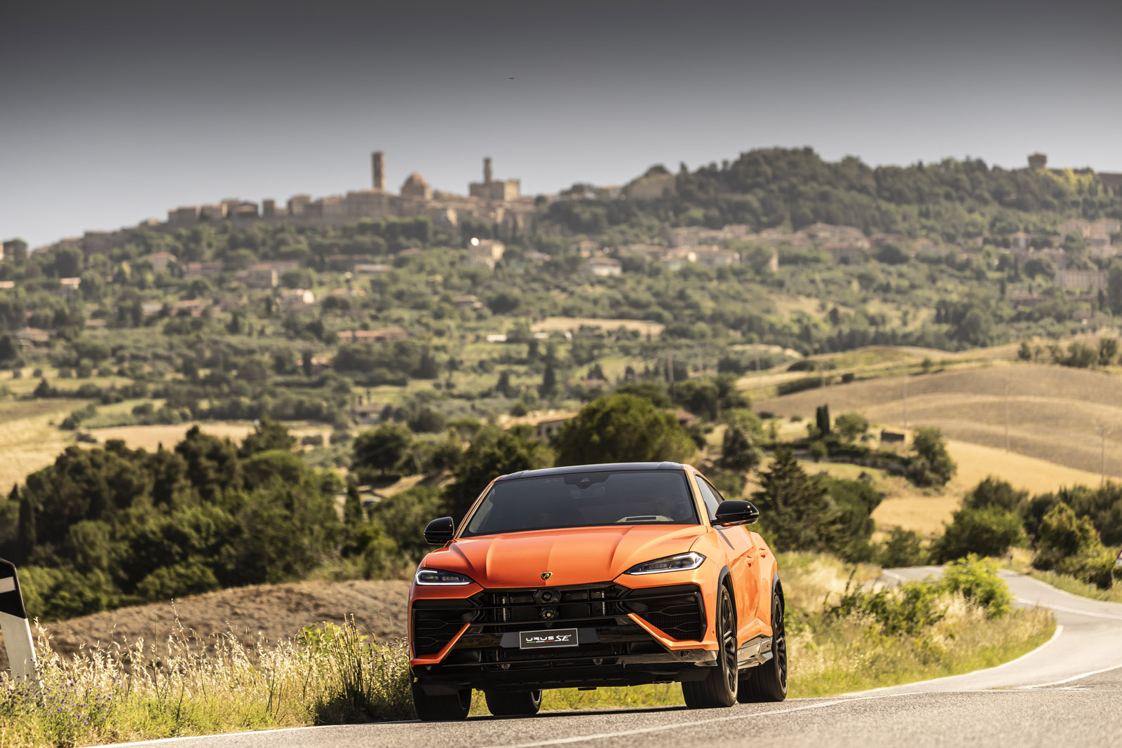 عملکرد لامبورگینی اوروس SE در رانندگی سریع