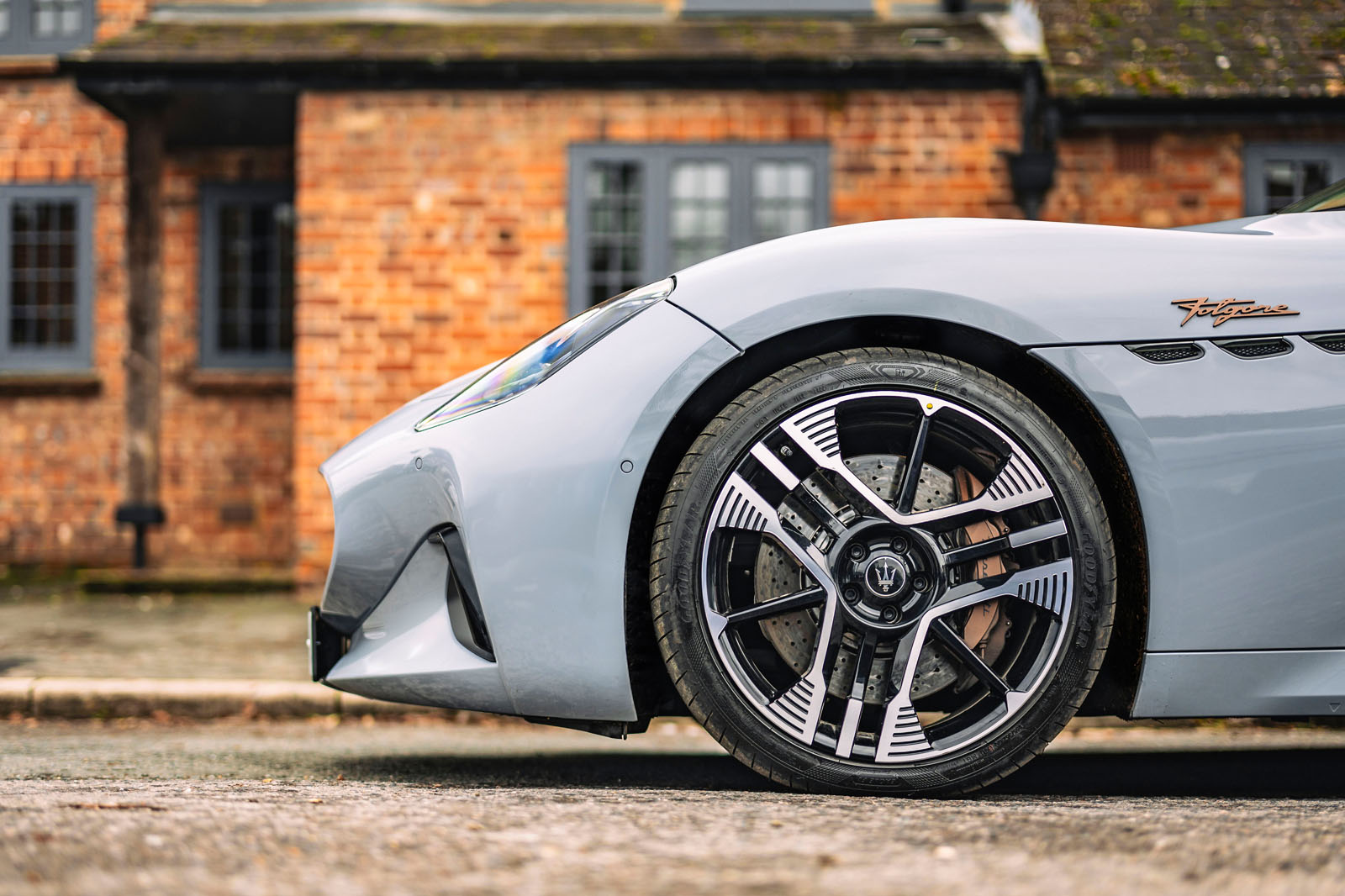 نمای رینگ مازراتی گرن کابریو فولگوره