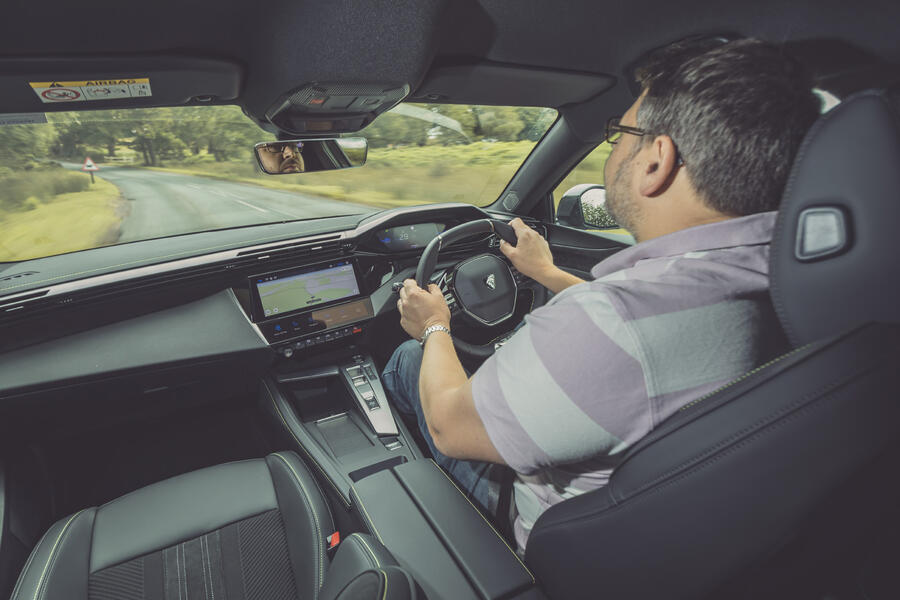 رانندگی پژو e-308