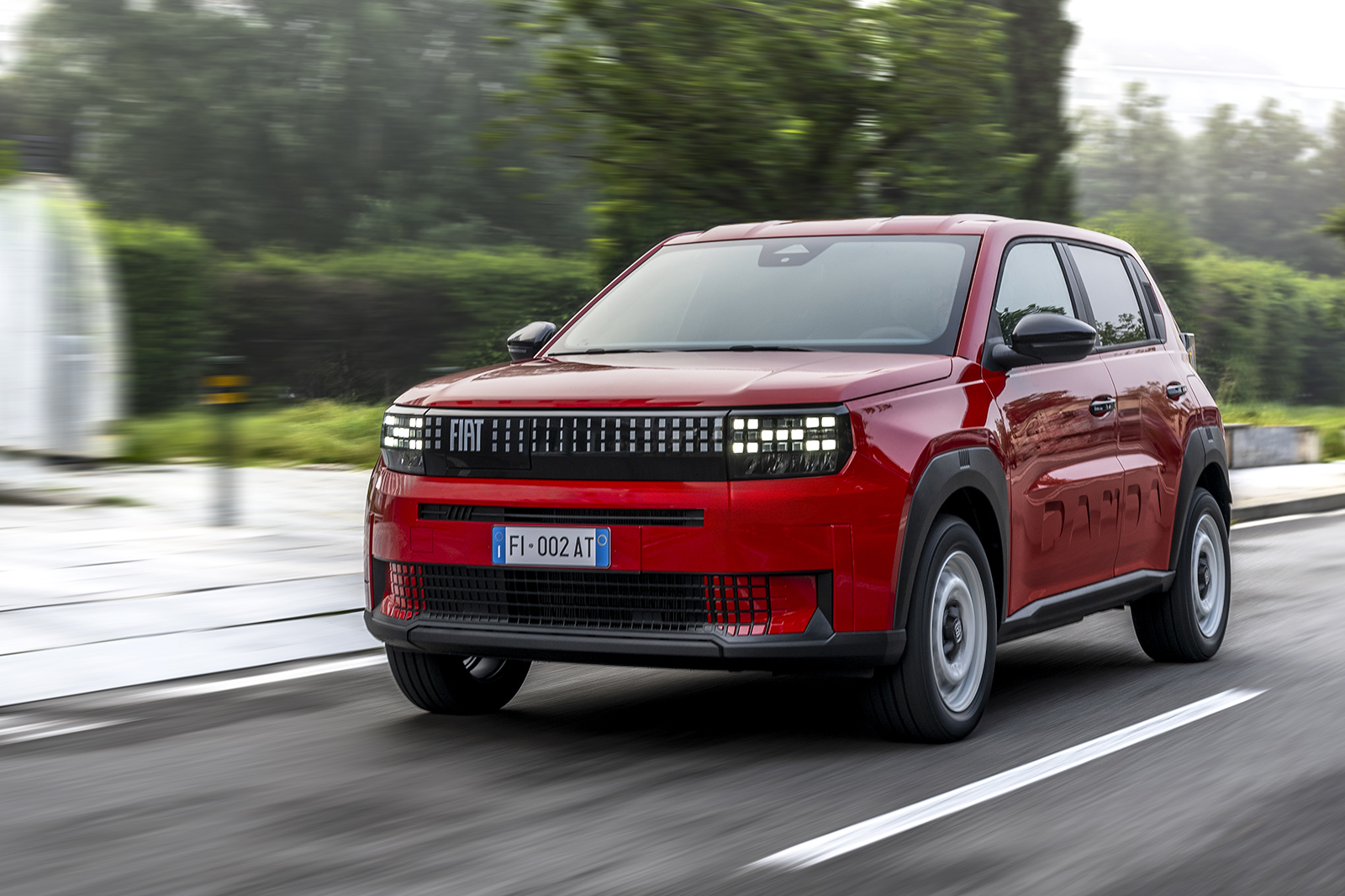 نمای جلو دیگر در حرکت