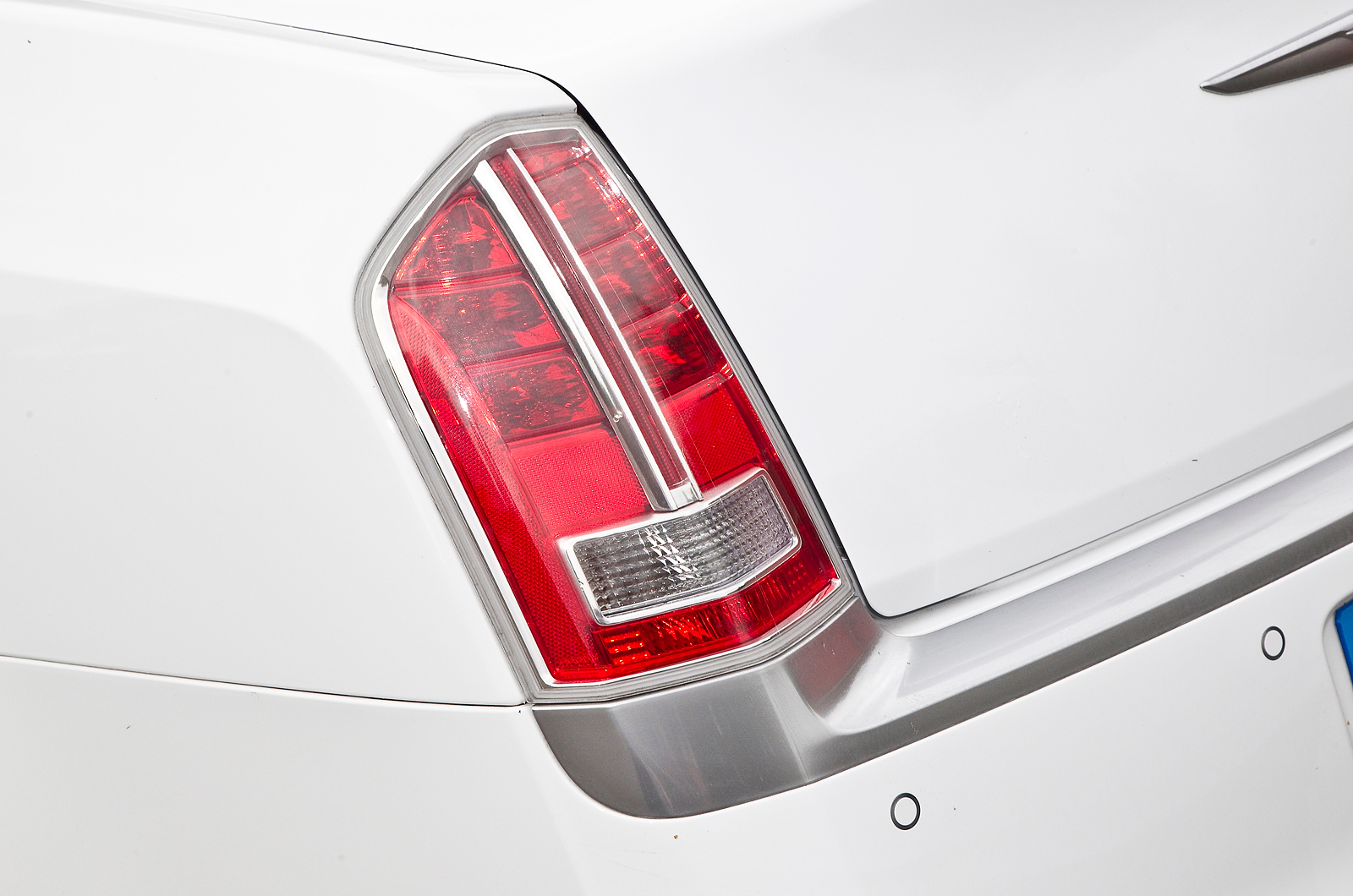 چراغ‌های عقب کرایسلر 300C