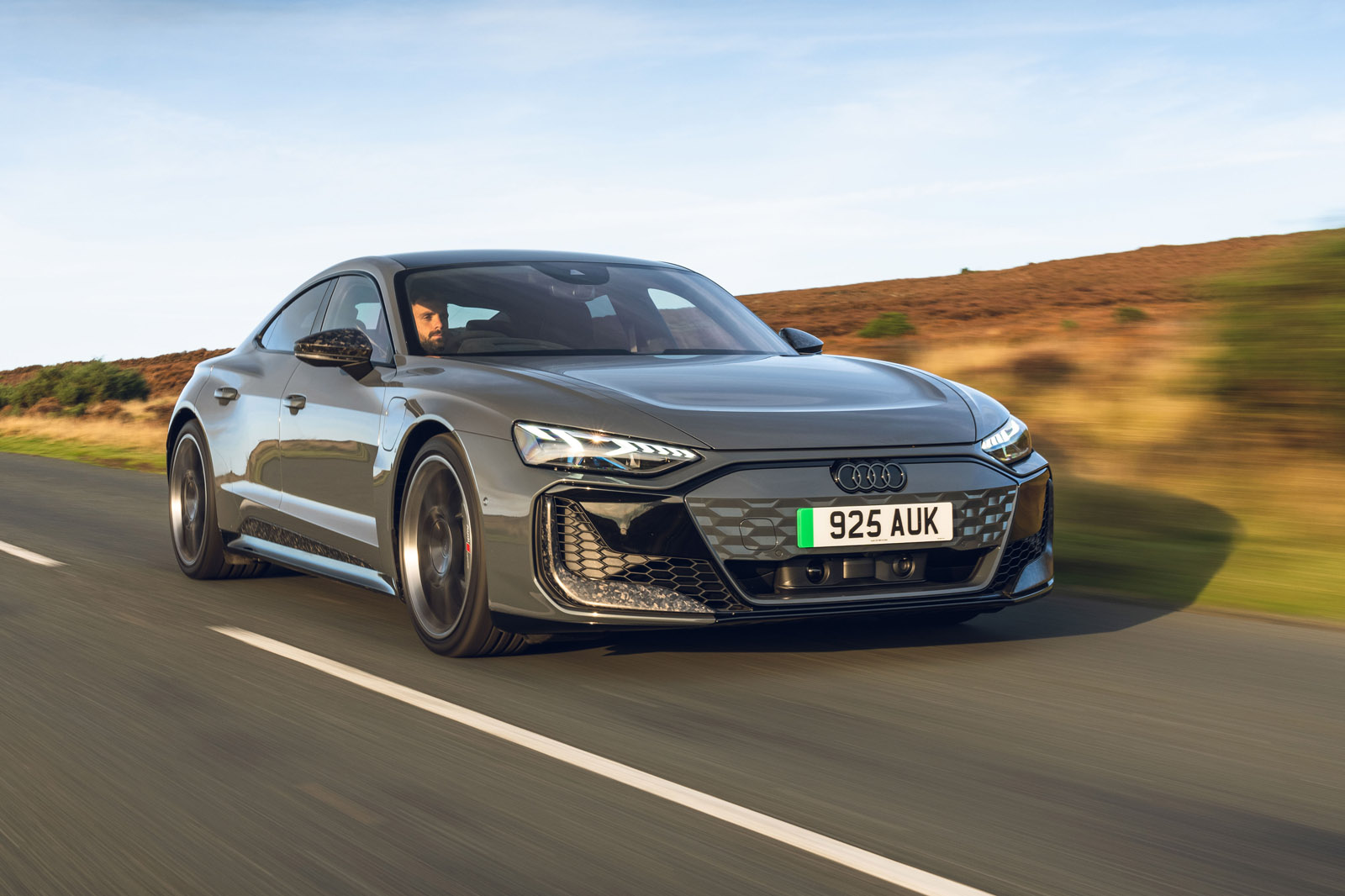 نمای جلو آئودی RS E-tron GT پرفورمنس 2024