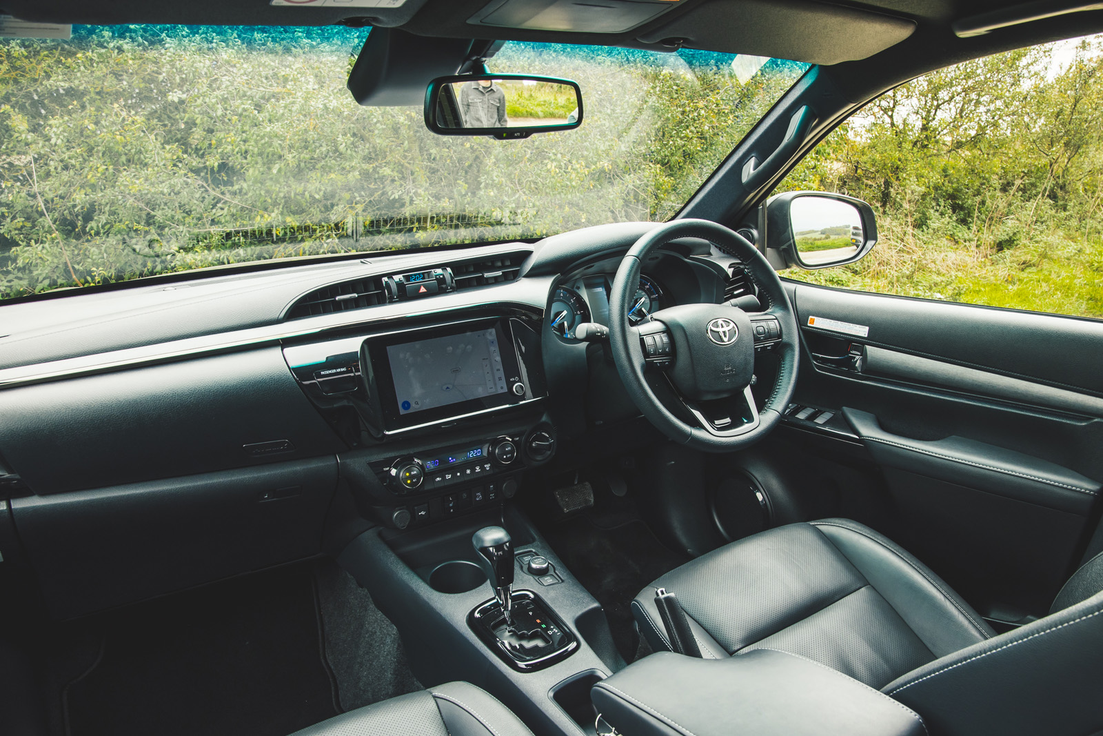 کابین داخلی تویوتا هایلوکس اینوینسیبل ۲۰۲۵