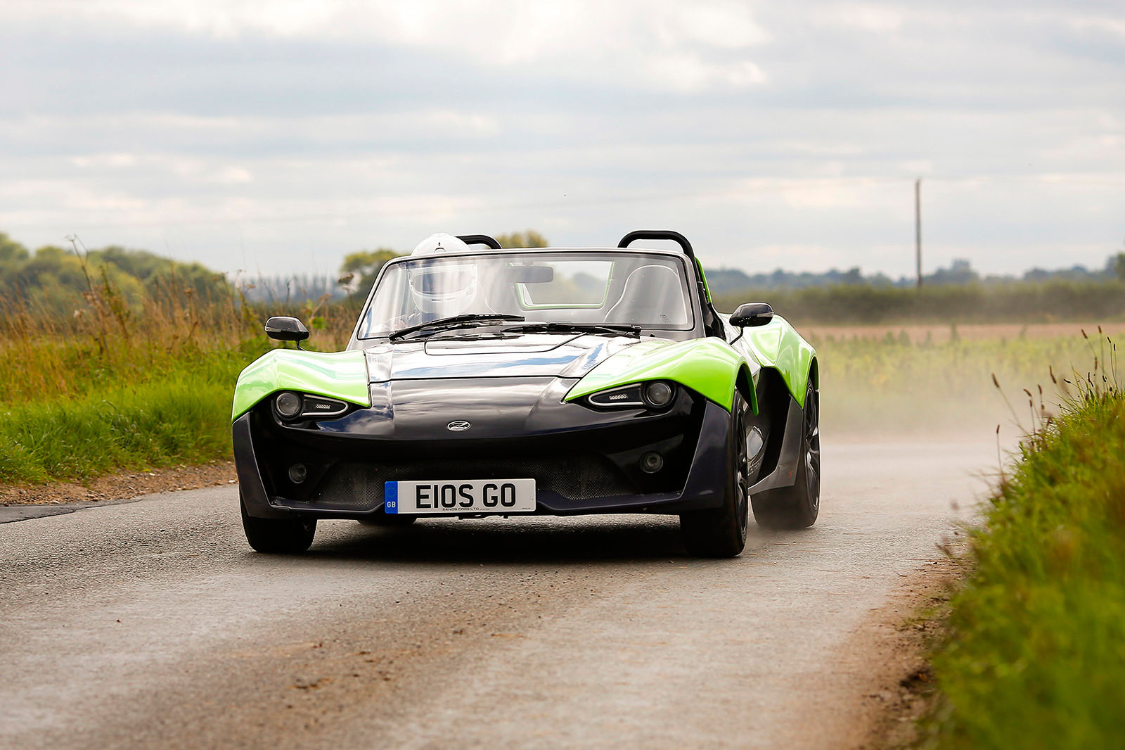 زاویه سه رخ جلوی زنووس E10 S