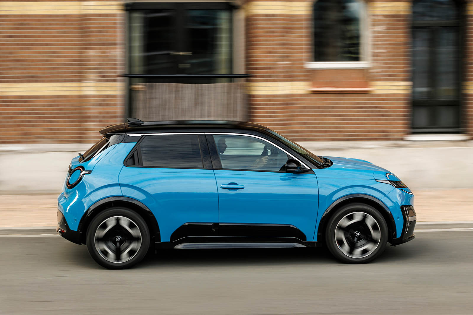 بررسی طراحی خارجی نیسان میکرا 2025