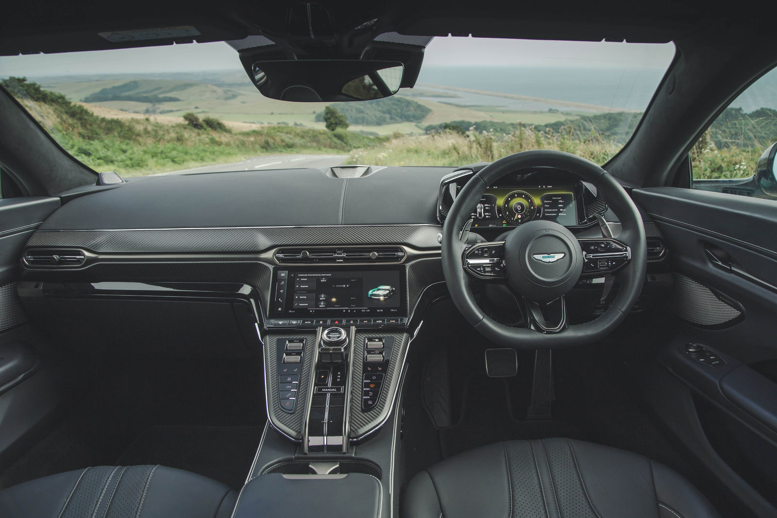 کابین مدرن و چرمی آستون مارتین ونتیج