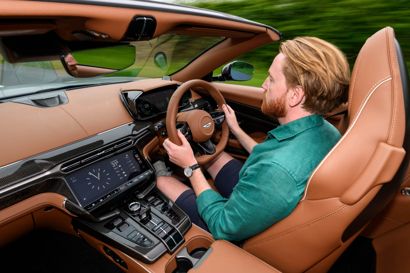 داشبورد و کنسول میانی آستون مارتین