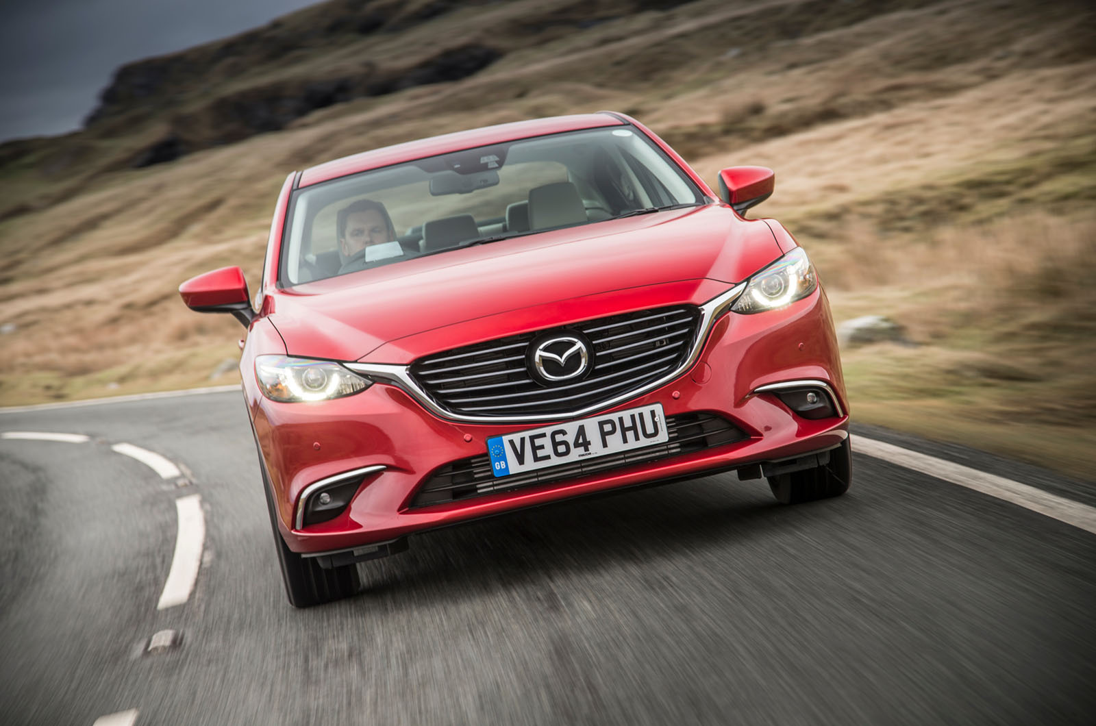 مزدا ۶ در حال پیچیدن