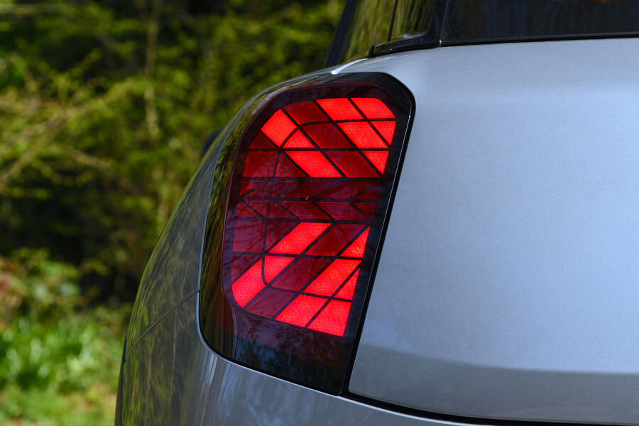 چراغ عقب مینی با طرح پرچم