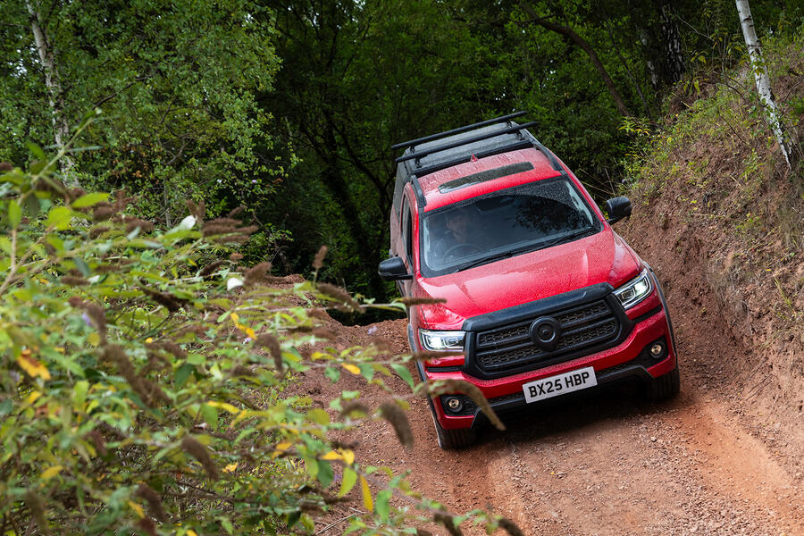 توانایی آفرود پوئر 300 پوئر 300 در مسیر شیب دار