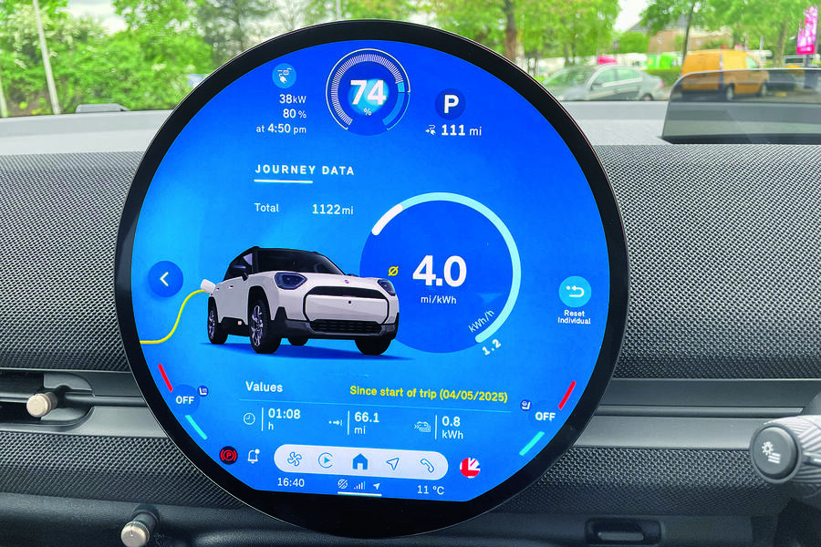 نمایشگر اطلاعات شارژ خودرو