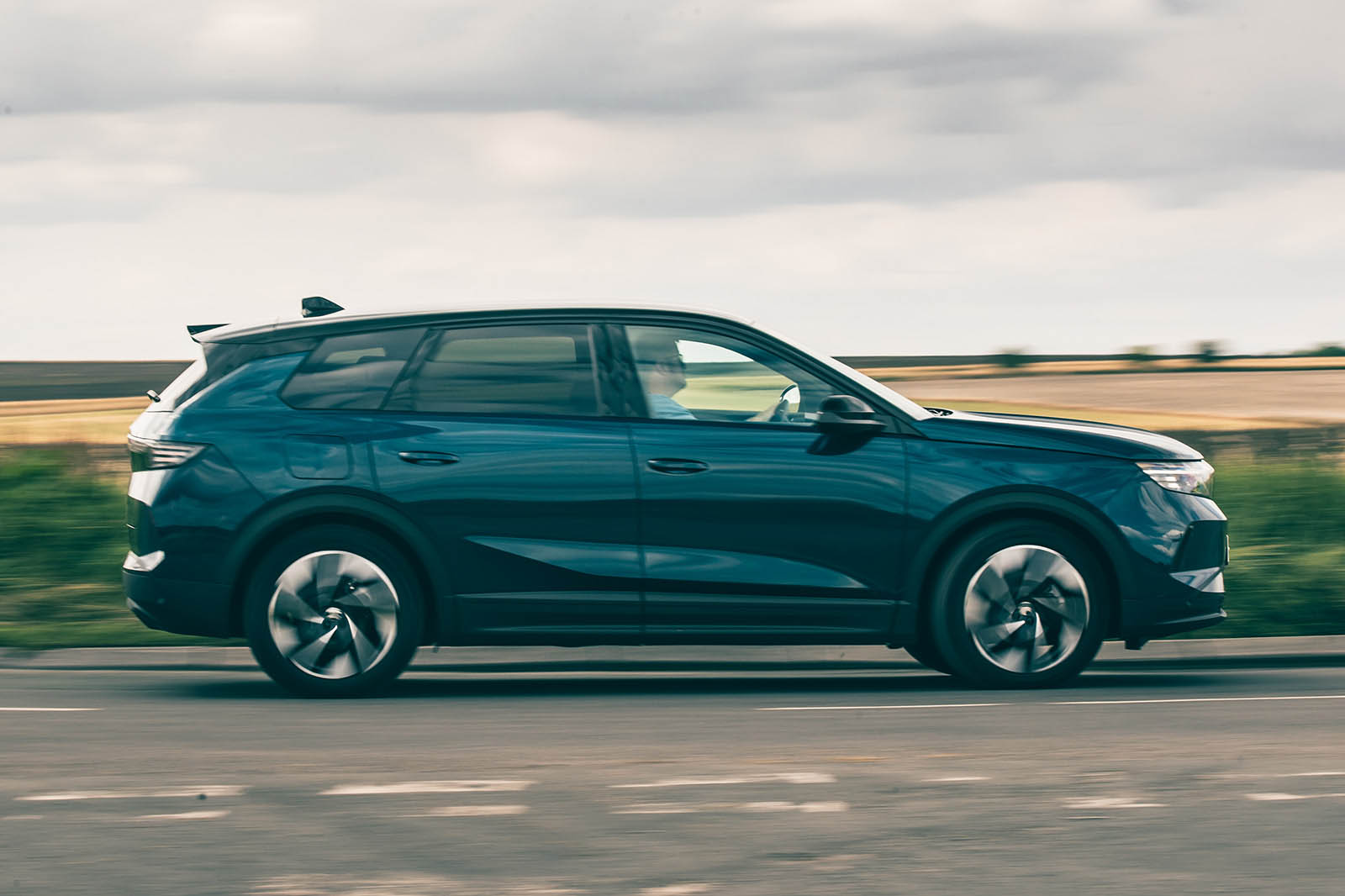 نمای جانبی واکسول گرندلند ۲۰۲۵