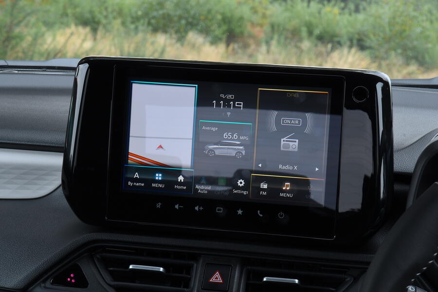 صفحه نمایش و داشبورد سوزوکی سوئیفت نمای سیستم اطلاعات سرگرمی سوزوکی سوئیفت