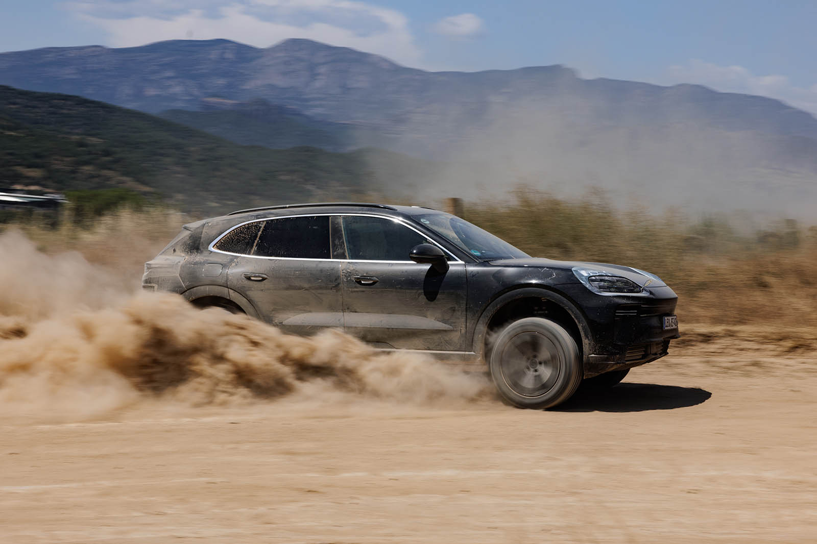 تست هندلینگ پورشه کاین الکتریک