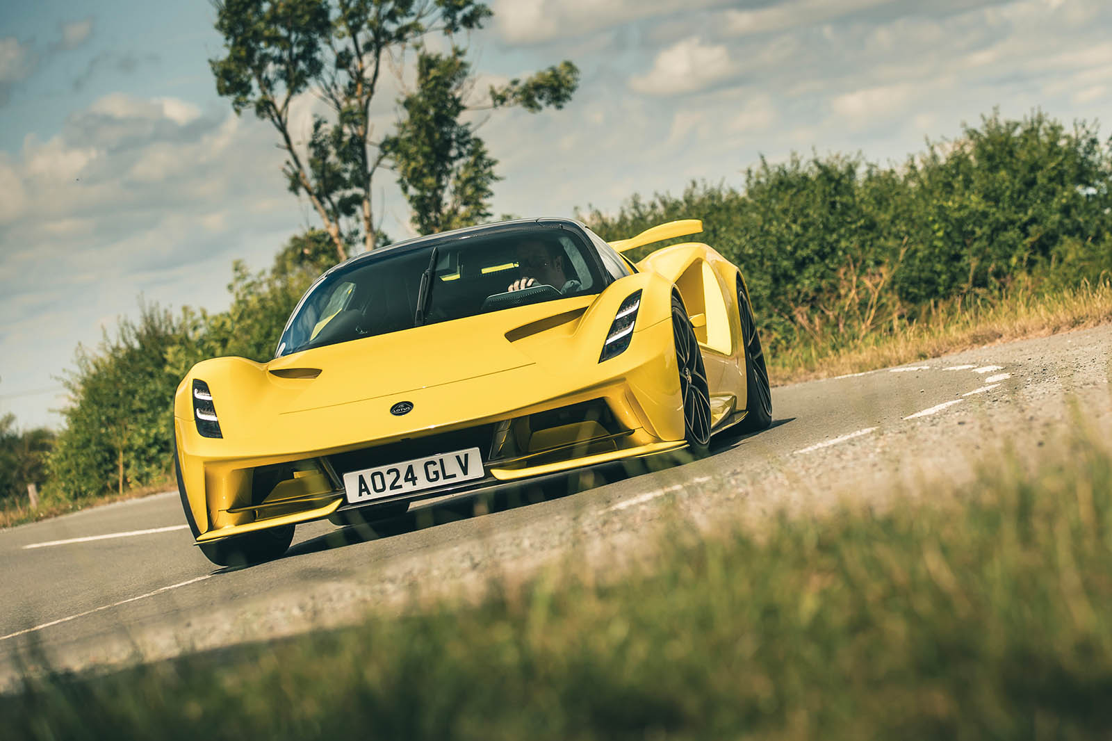 لوتوس اویجا در پیچ های پیست