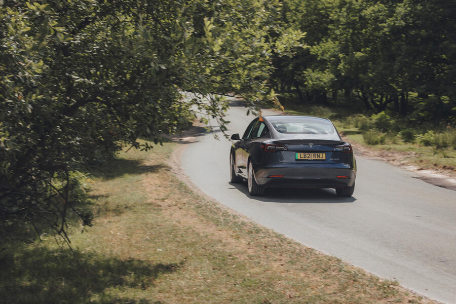 پیچیدن تسلا مدل 3