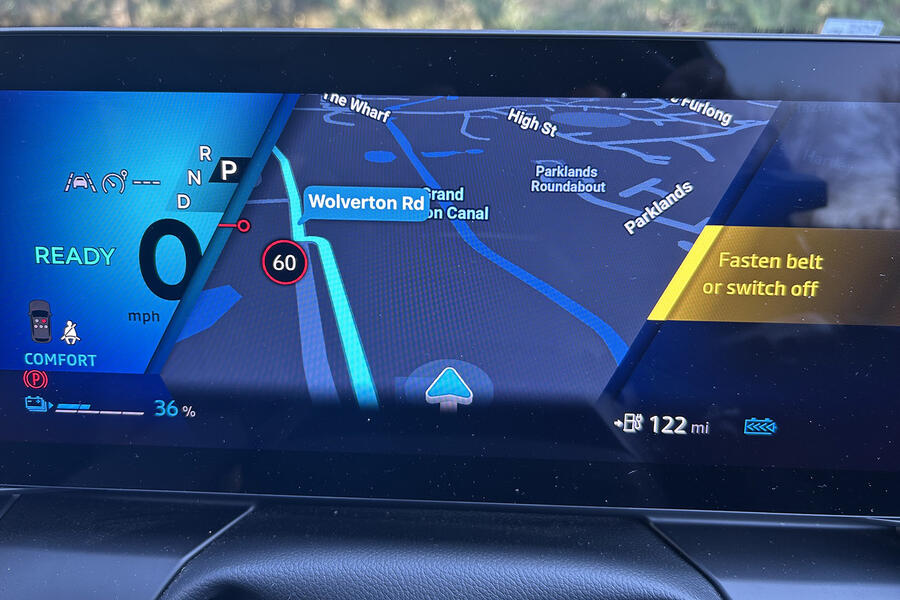 نمایش Waze روی صفحه کیلومتر رنو سنیک