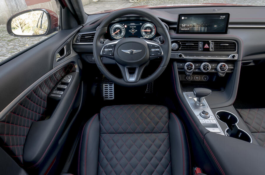 داشبورد مستقیم جنسیس G70 شو팅 بریک