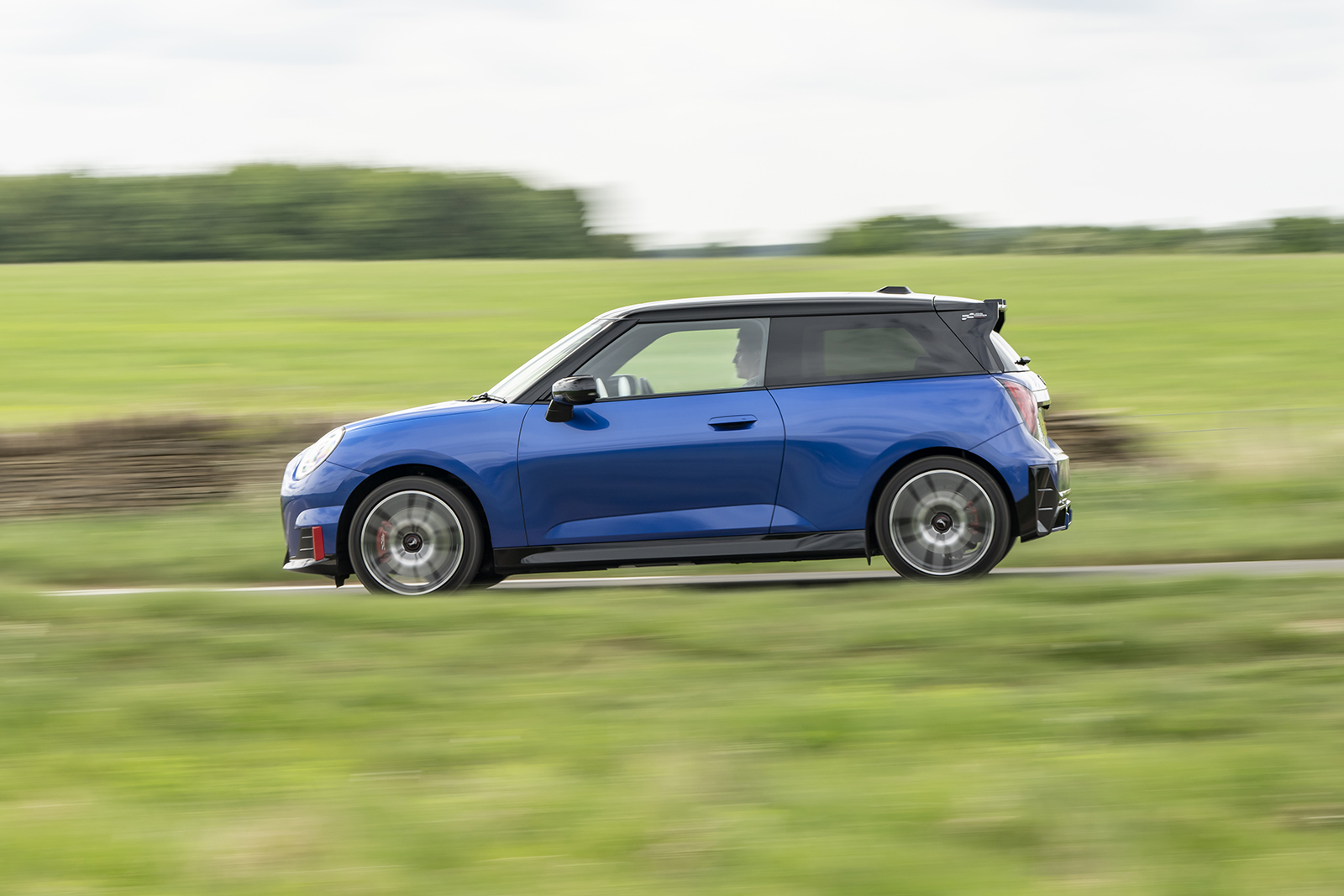 طراحی بیرونی مینی JCW الکتریک