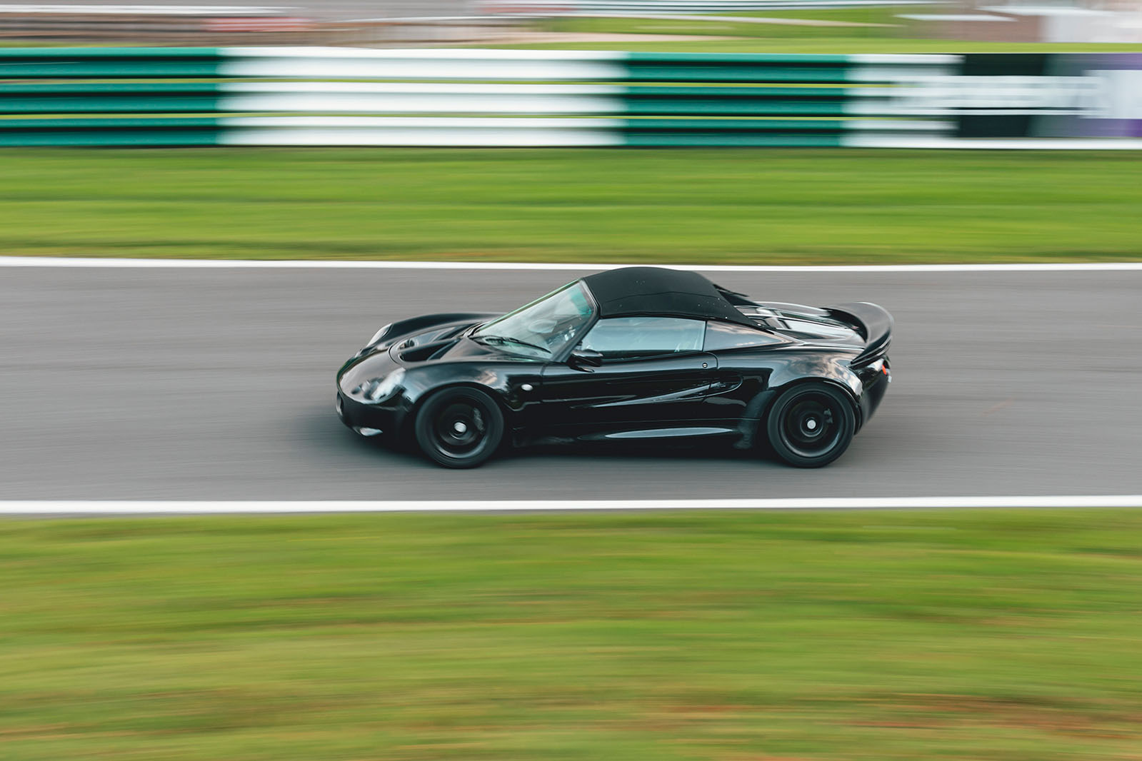 نمای گسترده و کامل سوپراسپرت آنالوگ نمای پانوراما آنالوگ اتوموتیو سوپراسپرت ۲۰۲۴