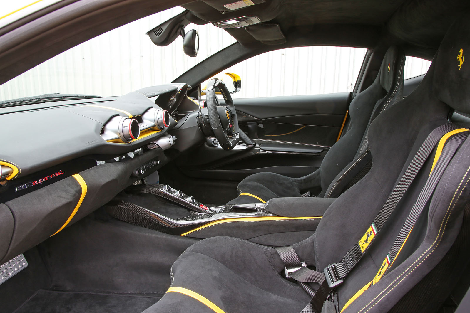 کابین لوکس فراری 812 سوپرفست