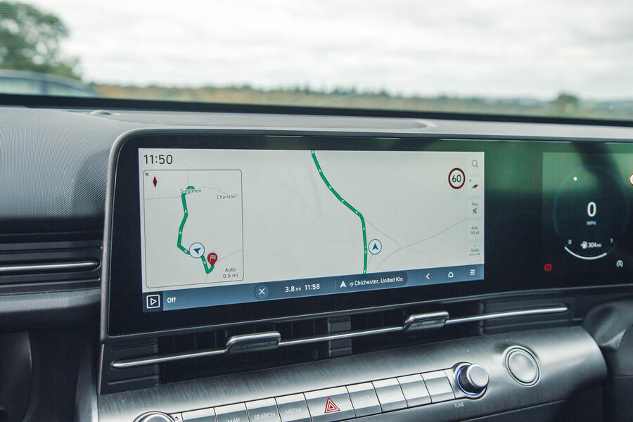 نمایشگر ناوبری هیوندای کونا با نقشه‌ها