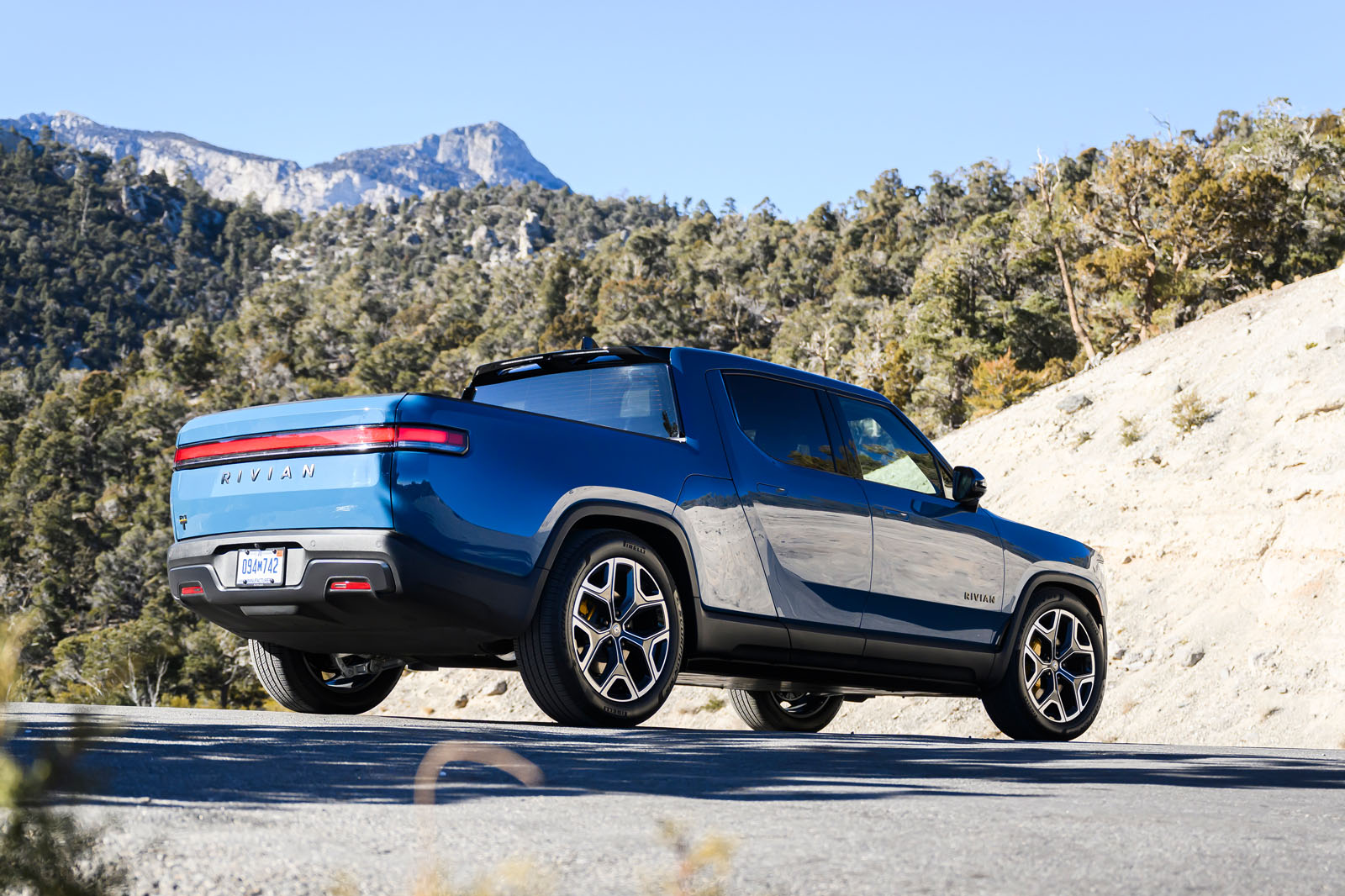 نمای عقب ریویان R1T