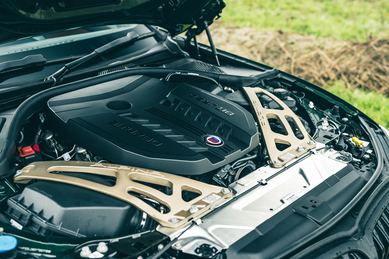 نمای موتور آلپینا B3 GT