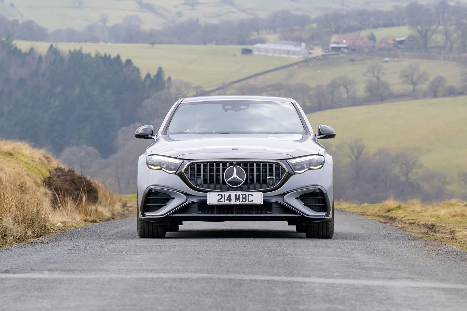 نمای عملکرد مرسدس-AMG E53 در جاده