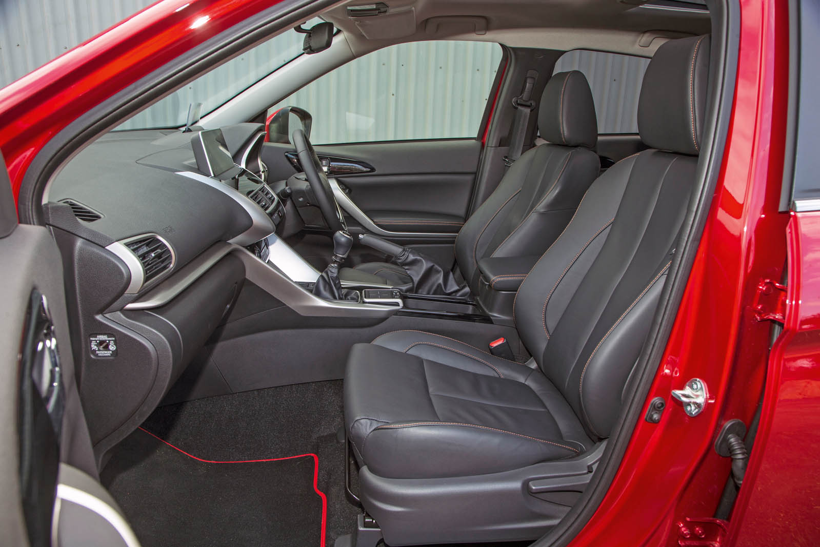 کابین داخلی میتسوبیشی اکلیپس کراس 2026