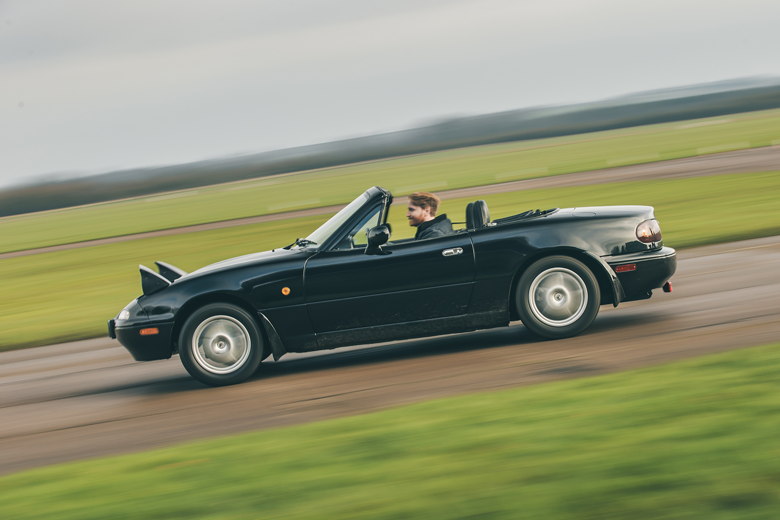 طراحی بدنه مزدا MX-5 الکتریکی Electrogenic