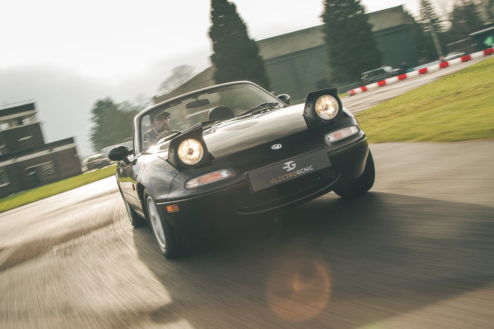 شارژ مزدا MX-5 الکتریکی Electrogenic