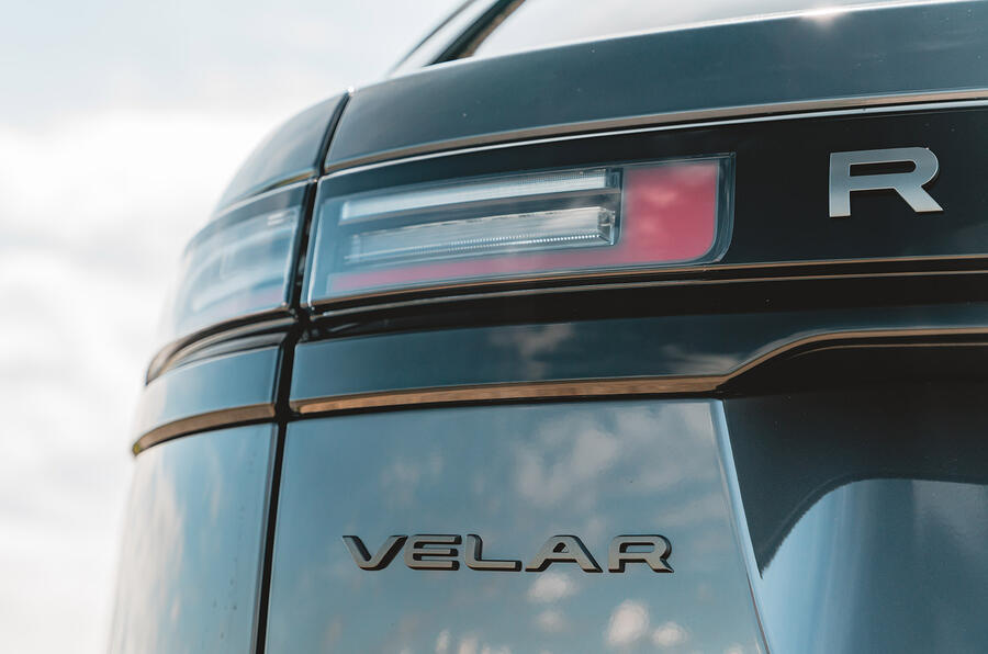 رنج روور ولار مدل ۲۰۲۳ در نمای خارجی جذاب