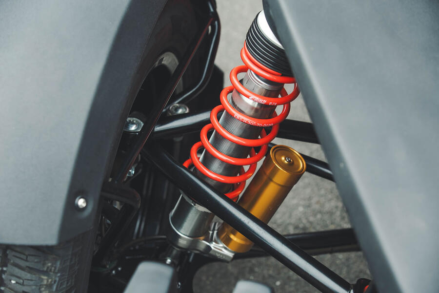 سیستم تعلیق آریل نومد 2