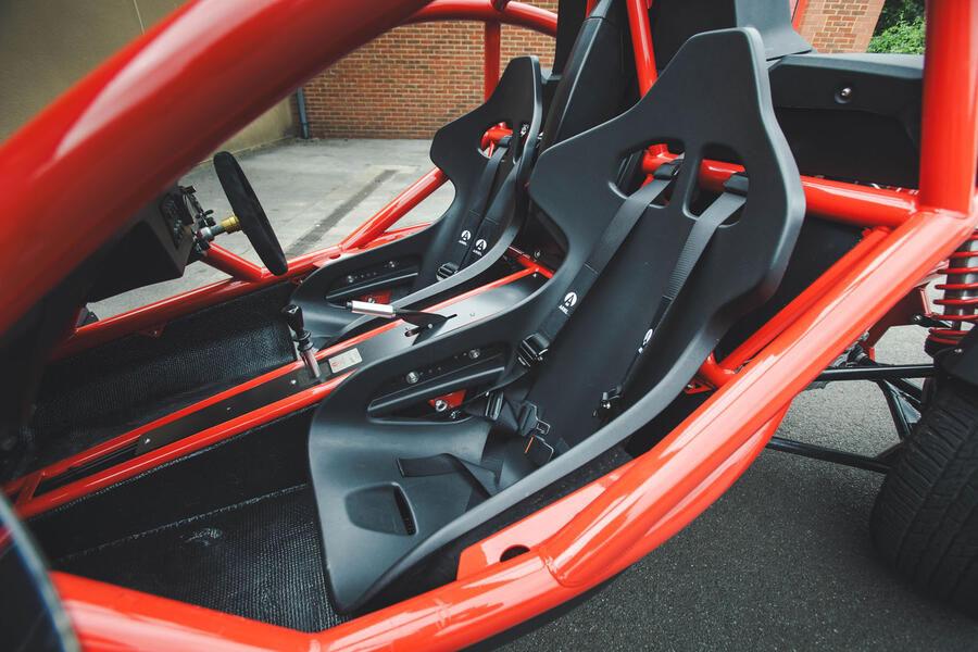 صندلی های آریل نومد 2